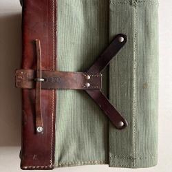 Ancien sac en bandouli&egrave;re de l'arm&eacute;e suisse, 1964