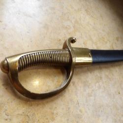 SABRE BRIQUET MODELE AN XI  reproduction de qualit&eacute; 1kg450 avec fourreau , sans jeu