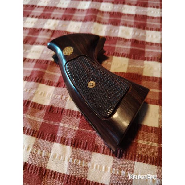 Crosse de revolver Smith & Wesson