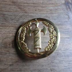 insigne de b&eacute;ret de la justice militaire  / coinderoux paris