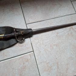 Ba&iuml;onnette fran&ccedil;aise gras compl&egrave;te avec son porte fourreau , France guerre 14-18 WW1