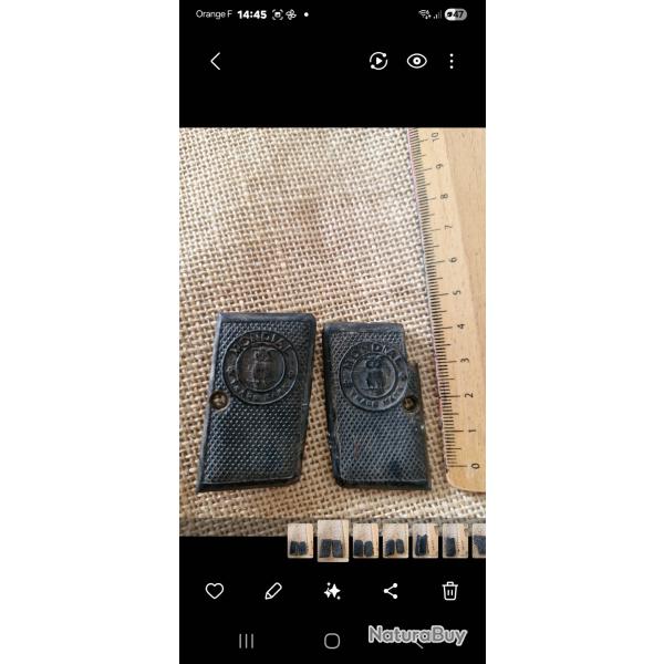 PAIRE DE PLAQUETTES QUADRILLEES POUR PISTOLET DE POCHE MONDIAL LE MIR