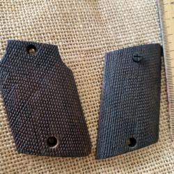 2 PLAQUETTES DE CROSSE EN BOIS POUR PISTOLET DE POCHE