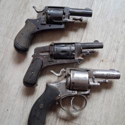 Trois revolvers bulldog 320 380( 1 � sans r&eacute;serves)