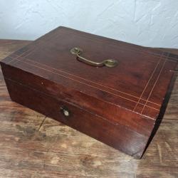 Coffret bo&icirc;te ancien   pour  pistolet et r&eacute;volver  tir duel Colt smith  and Wesson  polefaucheux