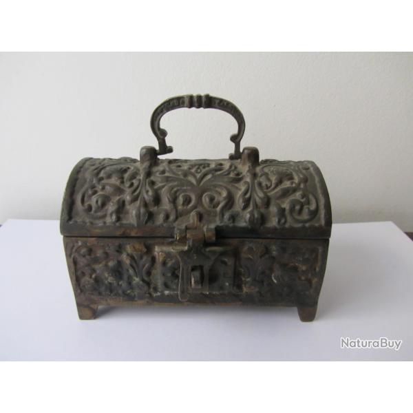 Coffret en bronze style Renaissance fin 19e si�cle