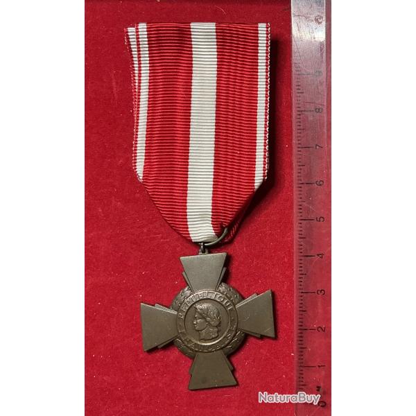 FRANCE - M�DAILLE CROIX DE LA VALEUR MILITAIRE Tr�s bon �tat