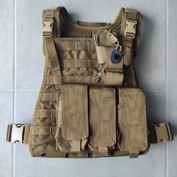 Gilet Tactique Airsoft Tan CORDURA avec porte chargeur, porte talkie et grande poche arri&egrave;re