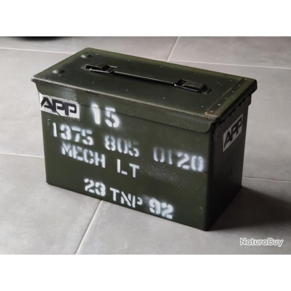 Boite � munition en m�tal de arm�e Fran�aise.