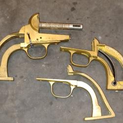 Lot de poign&eacute;e de revolvers poudre noir