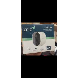 Lot cam&eacute;ra de surveillance pro 5 + panneau solaire + SmartHub