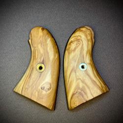 Plaquettes de crosse en Olivier et Noyer pour Pietta Remington 1858