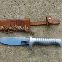 Couteau avec Fourreau Scout Tete Indien Grav&eacute;e