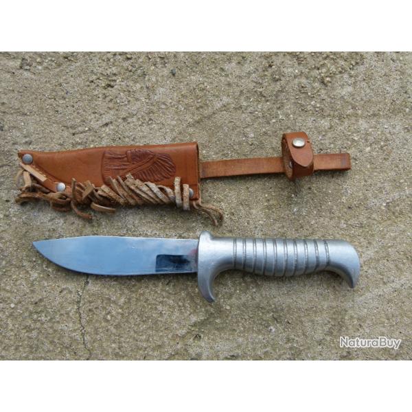 Couteau avec Fourreau Scout Tete Indien Grav�e