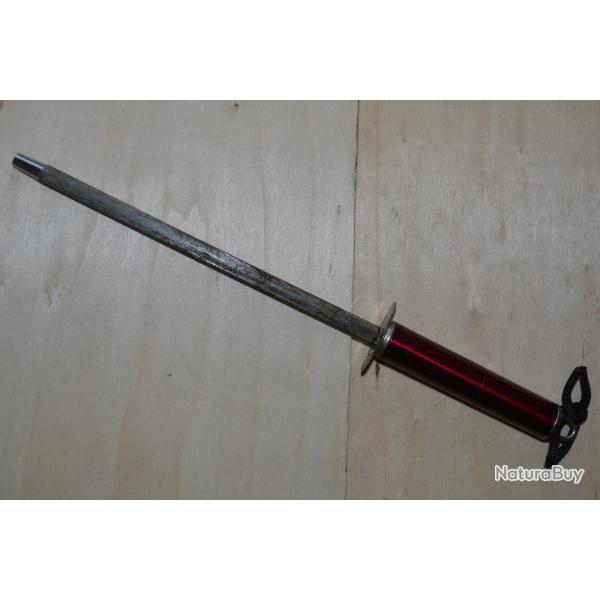 Fusil � aiguiser manche rouge