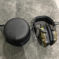 Casque Antibruit avec sa boite rigide jamais utilis&eacute;, comme Neuf