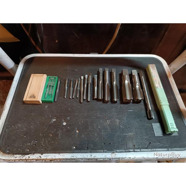 Lot tarauds  professionnel pas fin et sp�ciaux  l2