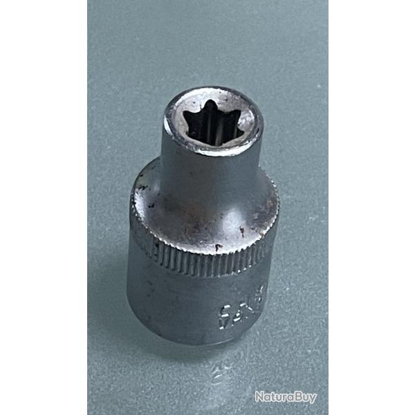 DOUILLE TORX FEMELLE E10