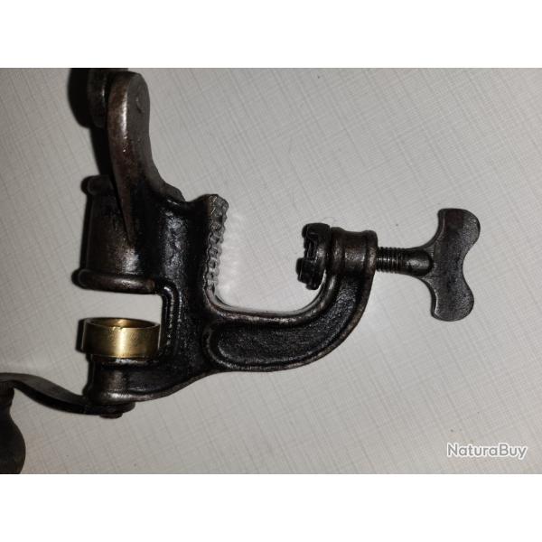 Ancienne presse a cartouches cal. 16