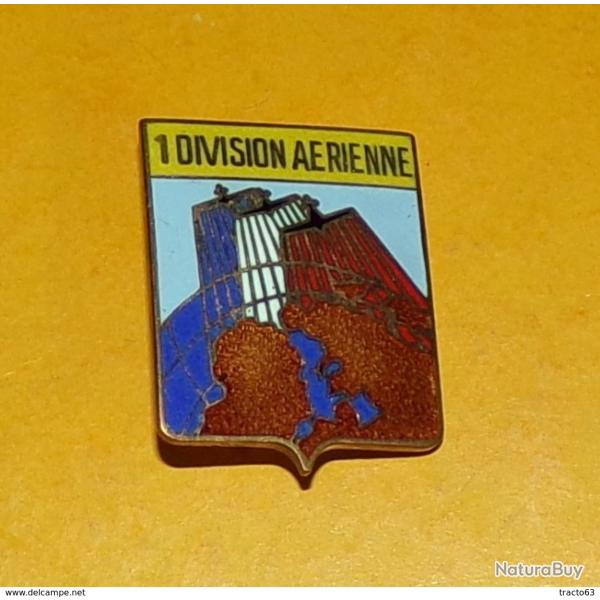 1� Division A�rienne, �mail, 3 avions de profil, �pingle � bol�ro, FABRICANT SANS ,HOMOLOGATION SANS