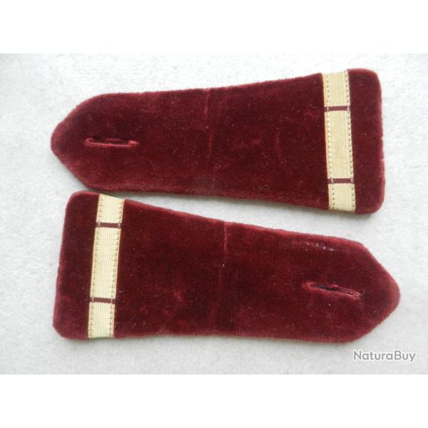 ancienne paire de pattes d'�paule/�paulettes militaires service de sant� aspirant