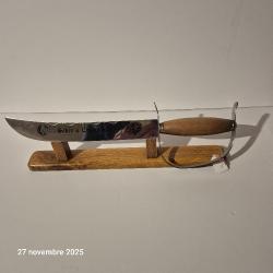 Sabre &agrave; champagne vintage, &eacute;tat neuf, marque Roger Orf&egrave;vre.et son support