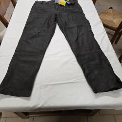 PANTALON  . FUSEAU CUIR DE buffle verney carron . MARRON TAILLE 44