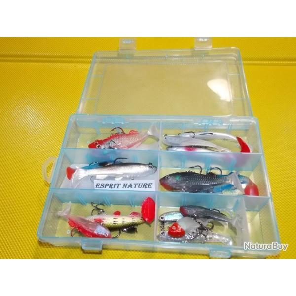 DESTOCKAGE..15 leurres souples arm�s  en coffret compartiment�