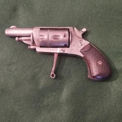 Revolver  de type Buldog . Fin du XIX si&eacute;cle