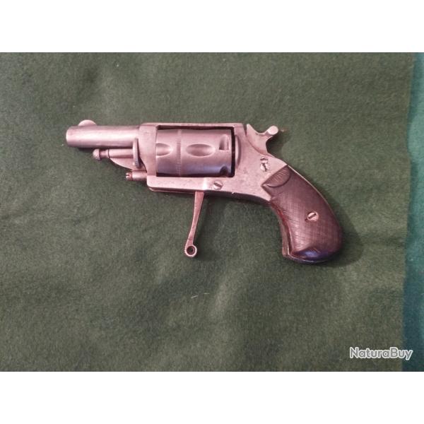Revolver  de type Buldog . Fin du XIX si�cle