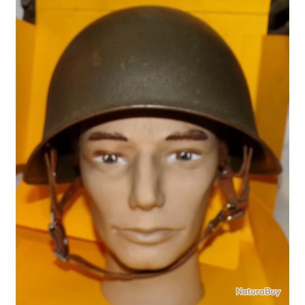 CASQUE MILITAIRE LOURD DE L'ARMEE SUISSE MODELE M71 , FABRICATION  AVEC PEINTURE GRANULEUSE , TAILLE