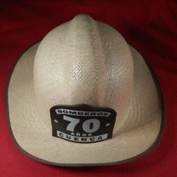 Tr&egrave;s rare - Chapeau moul&eacute; du casque des pompiers de Cuenca / Equateur pour les 70 ans du corps