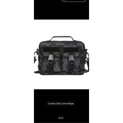 Sac militaire tactique DARK CAMO &agrave; bandouliere, poign&eacute;e et port USB