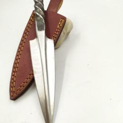 Dague &agrave; pointe de fl&egrave;che de chemin de fer Lame en acier en Carbone  avec Etui en Cuir