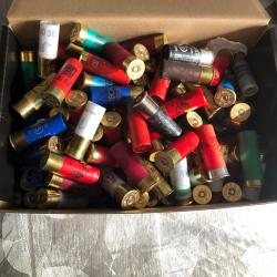 a saisir gros  lot  plus de 8kg de cartouches toutes marques tout plombs, tout gramage cal 12