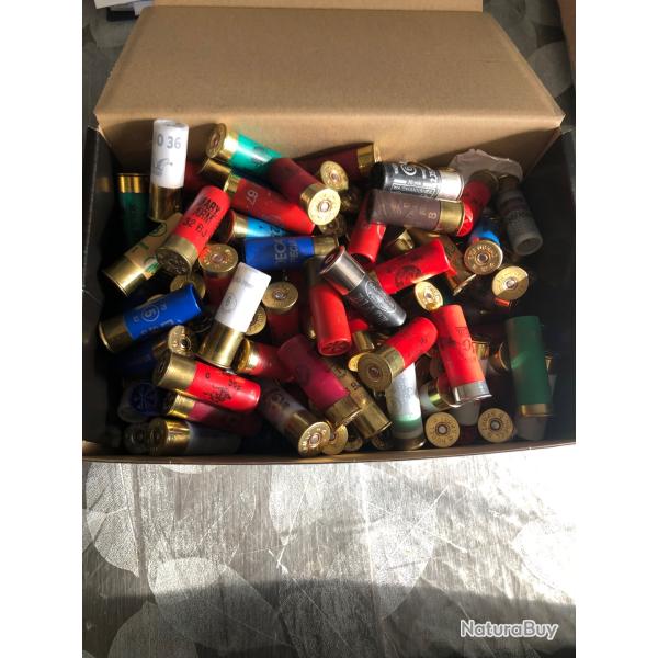 a saisir gros  lot  plus de 8kg de cartouches toutes marques tout plombs, tout gramage cal 12