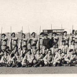 CPA - Militaire groupe de Soldats  -N&deg;7505