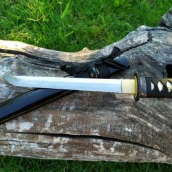 TANTO NOIR  V&Eacute;RITABLE SABRE FORG&Eacute; A LA MAIN EN ACIER DAMAS 512 COUCHES  LAME AIGUIS&Eacute;E
