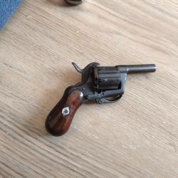 Revolver type lefaucheux 7mm a broche