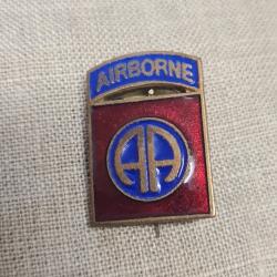 Insigne , broche   &eacute;maill&eacute; 81&eacute;me WW2