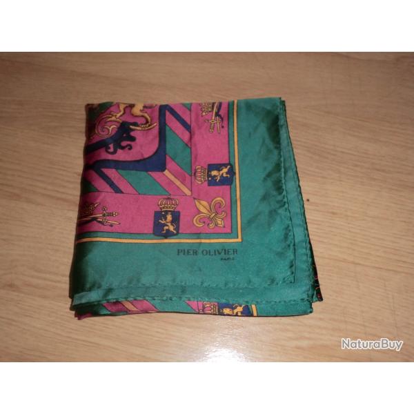 foulard carr� vintage 100% soie pier olivier paris  77 X 75  cm
