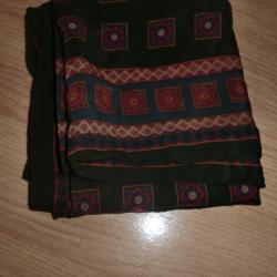 foulard carr&eacute; vintage  YSL paris  roulott&eacute;  62 X 60  cm