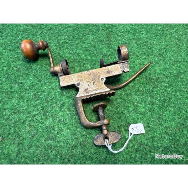 SERTISSEUR  POUR CARTOUCHES  CALIBRE  16  20 �ME  N� 1