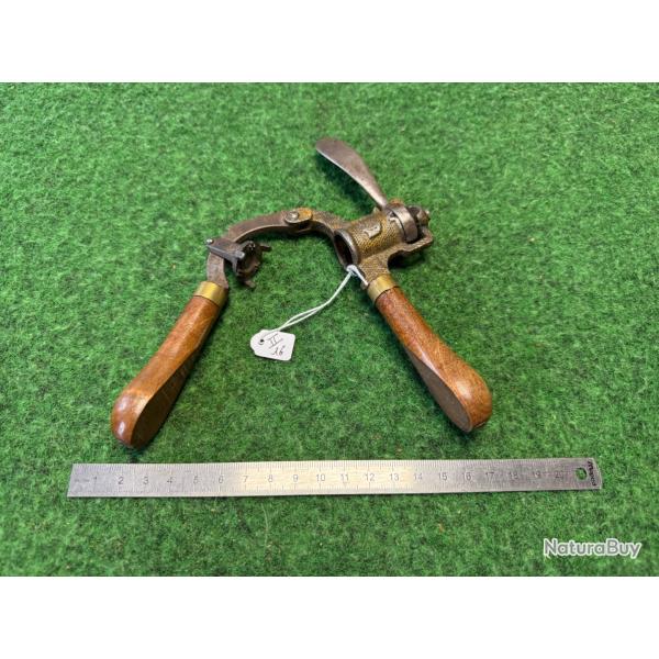 SERTISSEUR  POUR CARTOUCHES  CALIBRE  16  20 �ME  N� 2