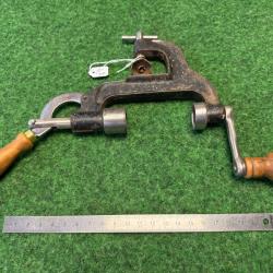 SERTISSEUR  POUR CARTOUCHES  CALIBRE  20  20 &Egrave;ME  N&deg; 3