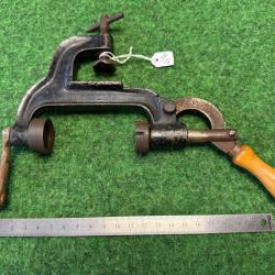 SERTISSEUR  POUR CARTOUCHES  CALIBRE  16  20 &Egrave;ME  N&deg; 4