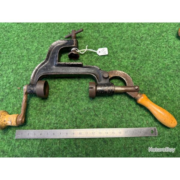 SERTISSEUR  POUR CARTOUCHES  CALIBRE  16  20 �ME  N� 4