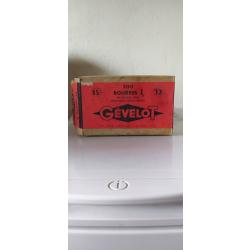 une boite de 200 bourres grasses recouvertes Calibre 12 Marque G&eacute;velot