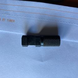 Extension de chien pour carabine a levier sous garde.