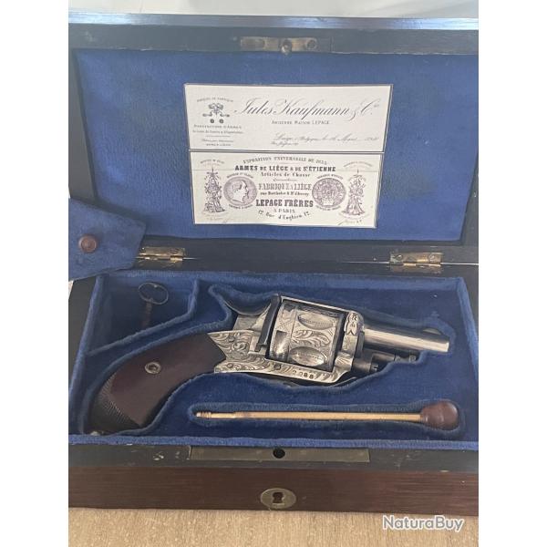 SPLENDIDE REVOLVER ��LEPAGE�� ENTI�REMENT GRAV�, FABRICATION TARDIVE